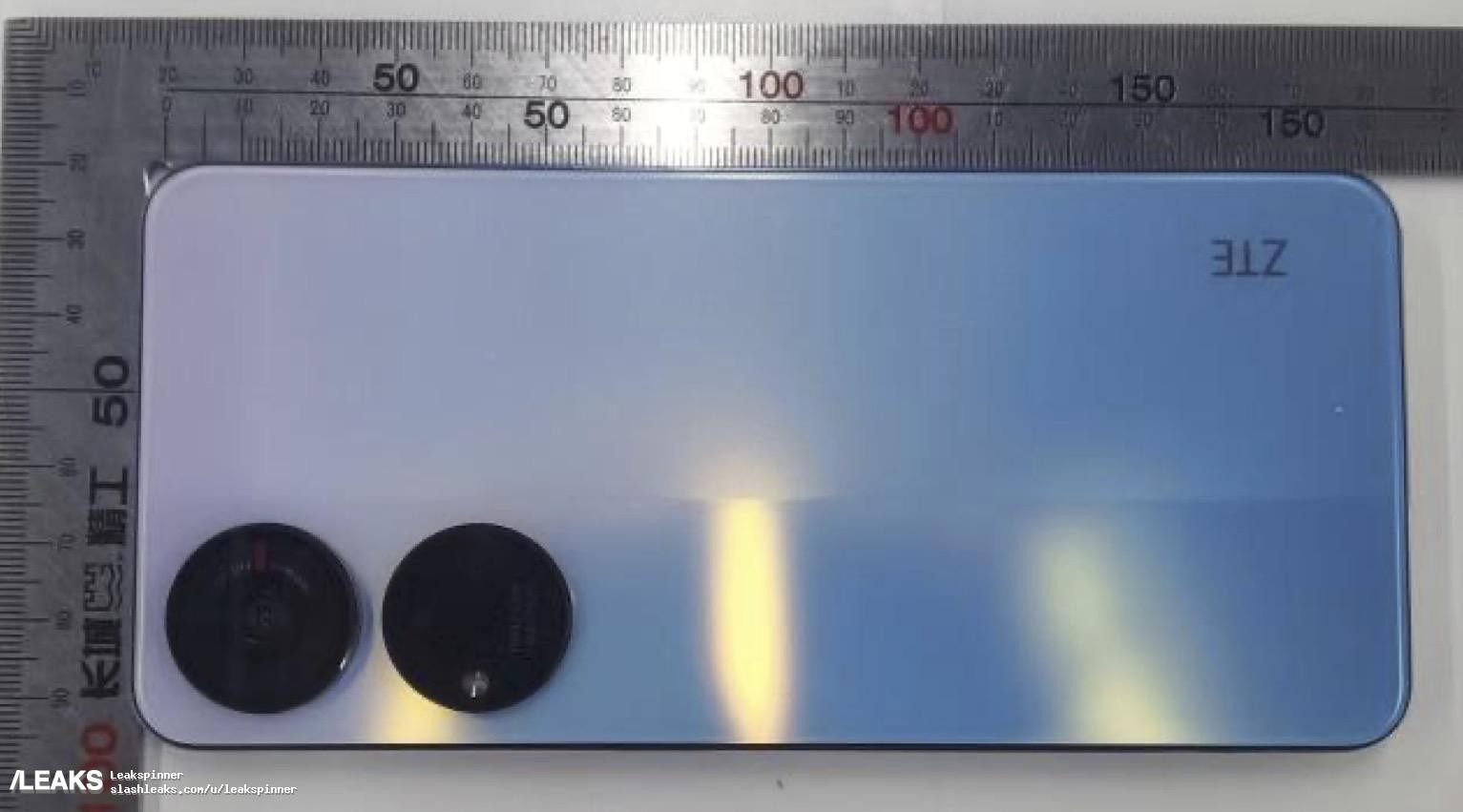 ZTE axon 40 se 4.jpg HD